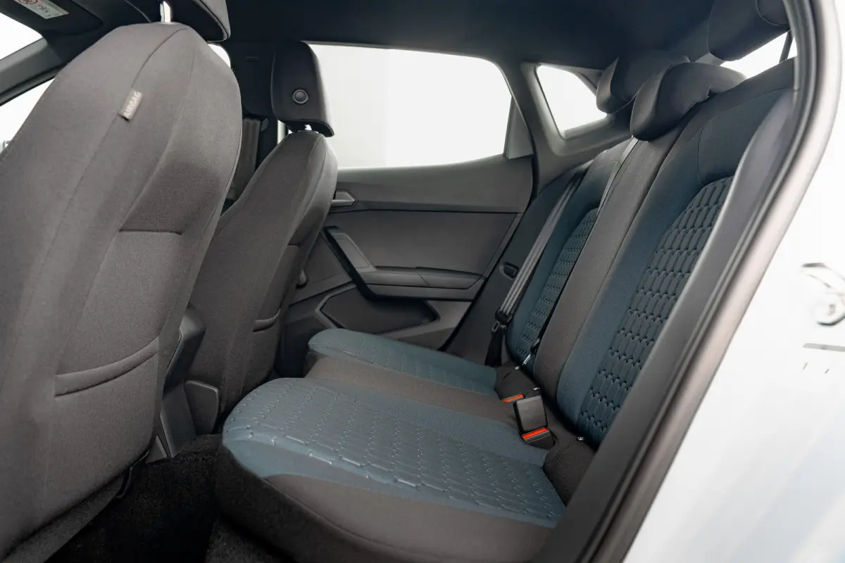 1.0 EcoTSI Style Plus | Airco | Cruise Control | 15" | Carplay | Parkeersensoren Achter
