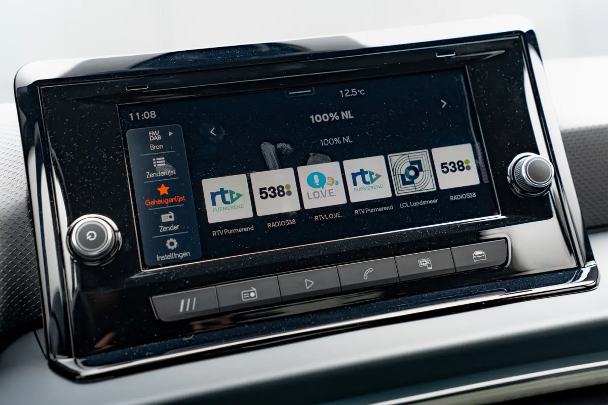1.0 EcoTSI Style Plus | Airco | Cruise Control | 15" | Carplay | Parkeersensoren Achter