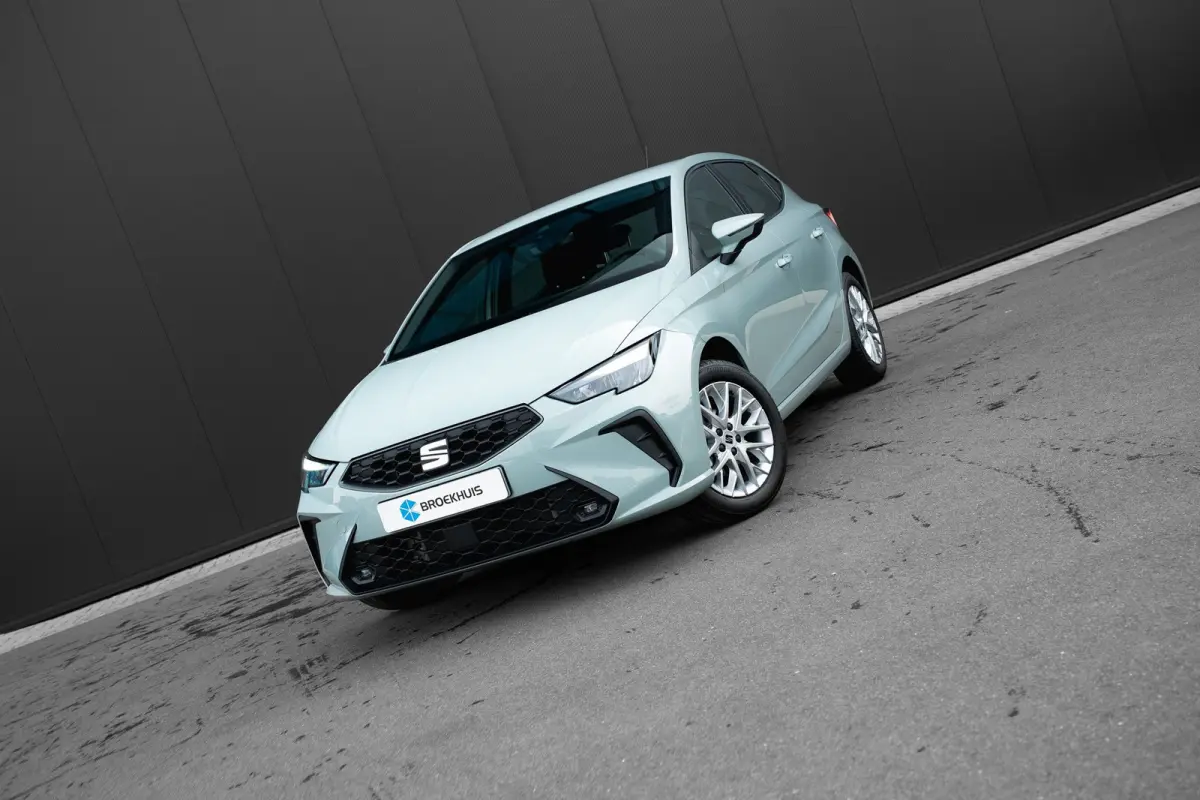 1.0 EcoTSI Style Plus | Airco | Cruise Control | 15" | Carplay | Parkeersensoren Achter