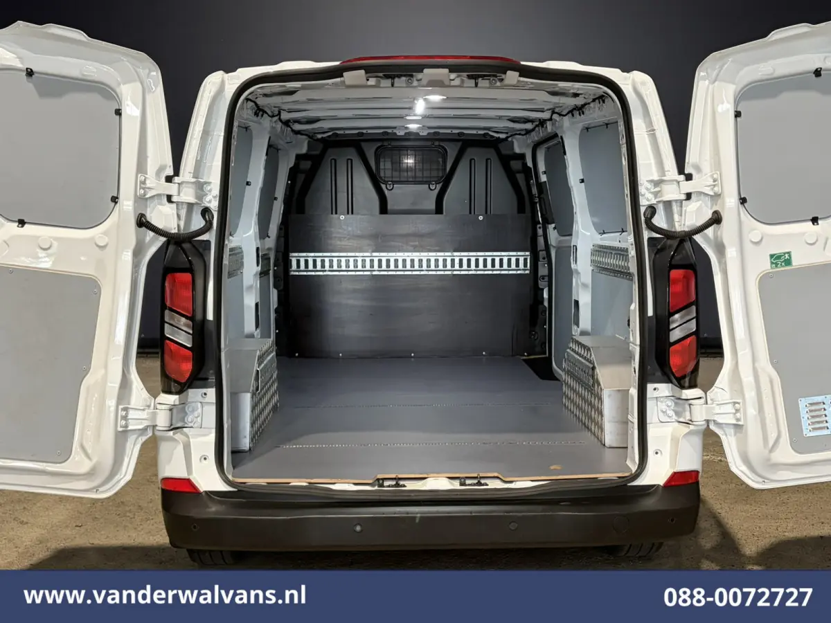 2.0 TDCI L2H1 Euro6 Airco | Camera | LED | Apple Carplay | Cruisecontrol Android Auto, Verwarmde voorruit, Parkeersensoren, Bijrijdersbank