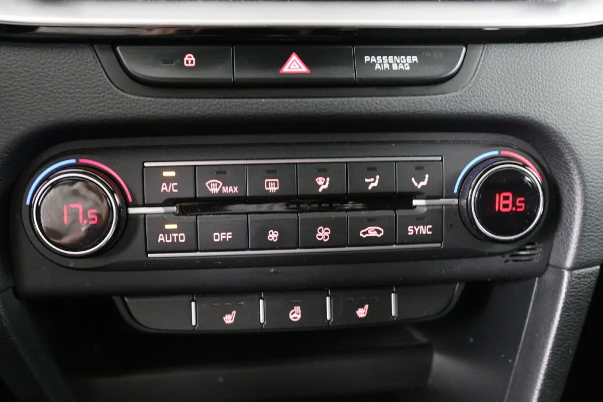 1.0 T-GDI GT-Line | Eerste Eigenaar! | Open Dak | Stoel/Stuurverwarming | Camera | Clima | Navi | Cruise Control | Keyless | Parkeersensoren | DAB