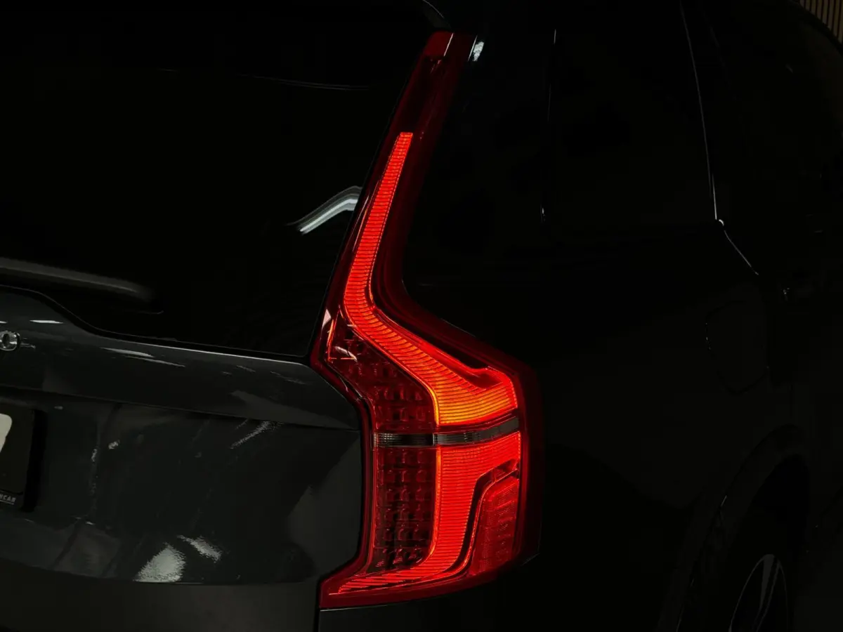 2.0 T8 Recharge AWD R-Design LONG RANGE|PANO|LUCHTVERING|TREKHAAK|H&K|HUD|360 CAM|22 INCH