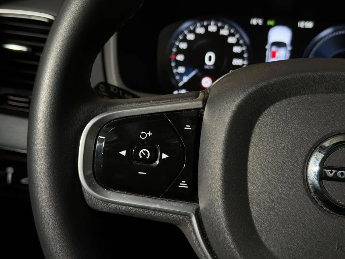 2.0 T8 Recharge AWD R-Design LONG RANGE|PANO|LUCHTVERING|TREKHAAK|H&K|HUD|360 CAM|22 INCH
