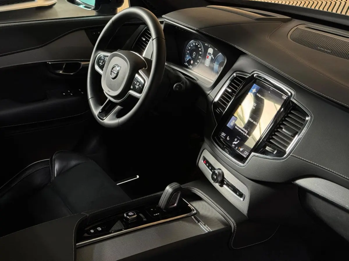 2.0 T8 Recharge AWD R-Design LONG RANGE|PANO|LUCHTVERING|TREKHAAK|H&K|HUD|360 CAM|22 INCH