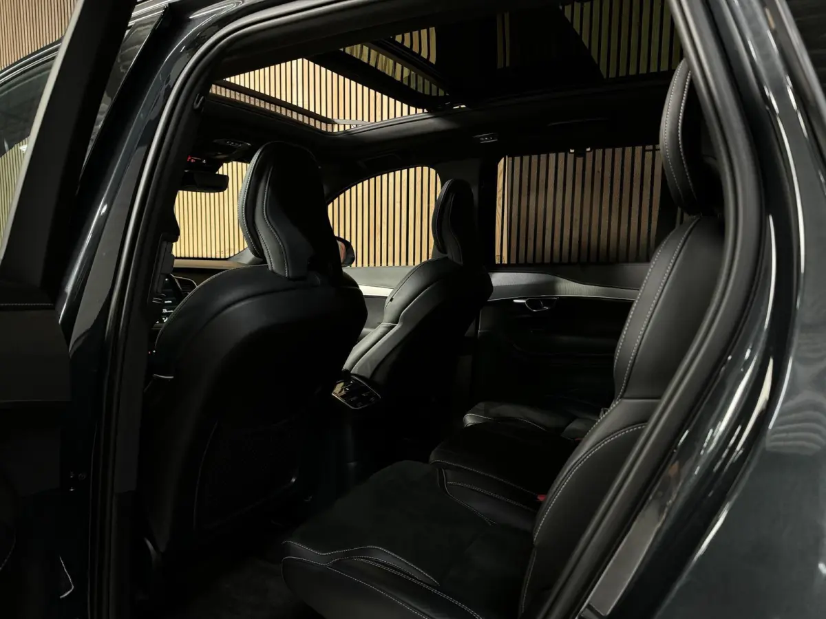 2.0 T8 Recharge AWD R-Design LONG RANGE|PANO|LUCHTVERING|TREKHAAK|H&K|HUD|360 CAM|22 INCH