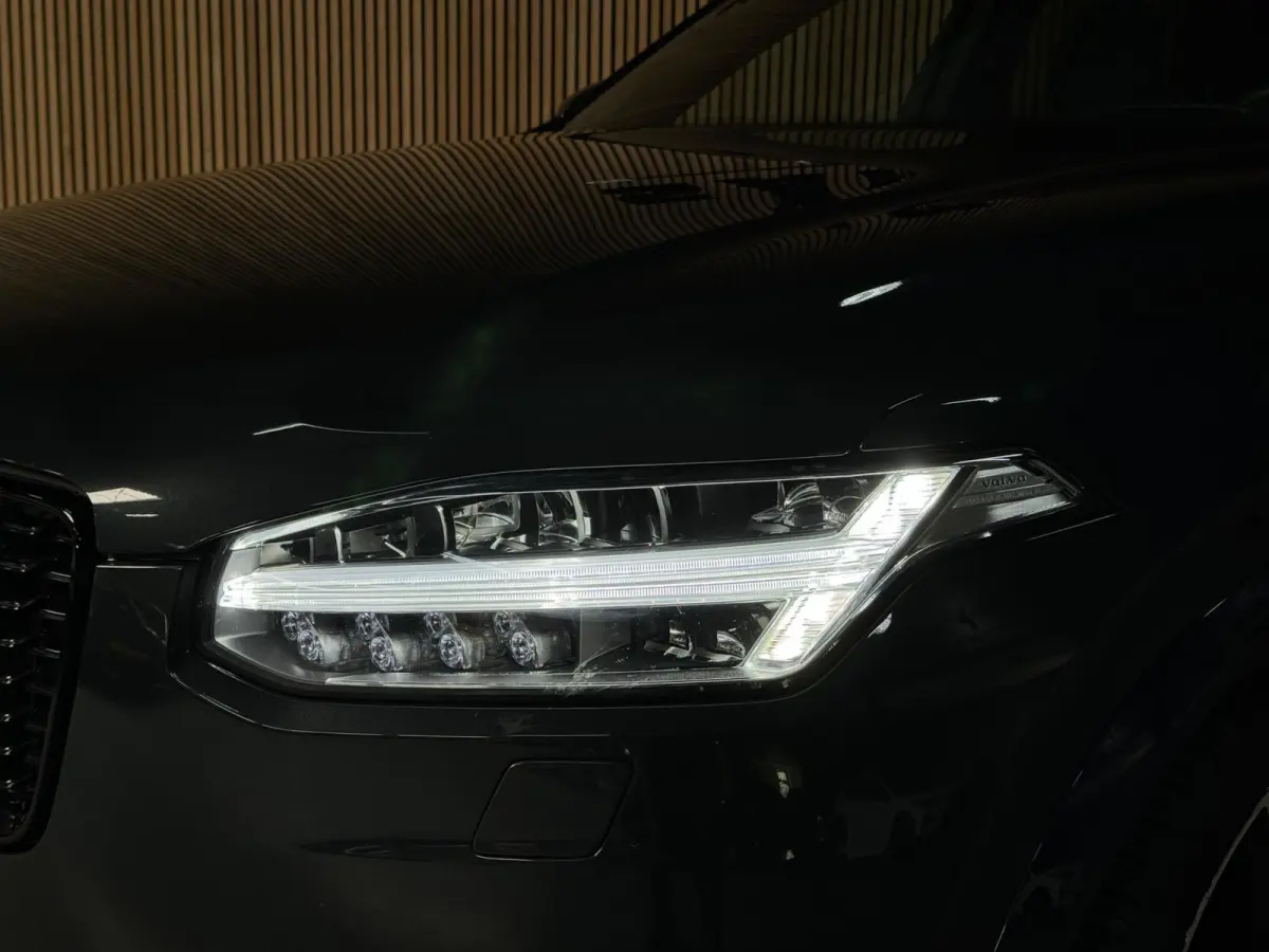 2.0 T8 Recharge AWD R-Design LONG RANGE|PANO|LUCHTVERING|TREKHAAK|H&K|HUD|360 CAM|22 INCH