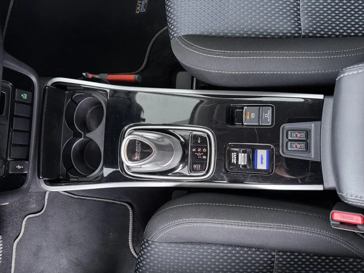 2.4 PHEV Pure | Parkeercamera | Apple Carplay/Android Auto | Stoelverw. |