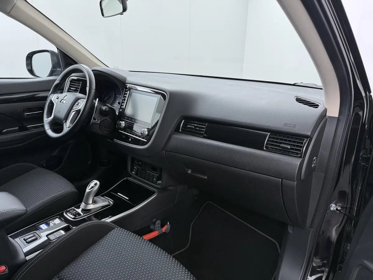 2.4 PHEV Pure | Parkeercamera | Apple Carplay/Android Auto | Stoelverw. |