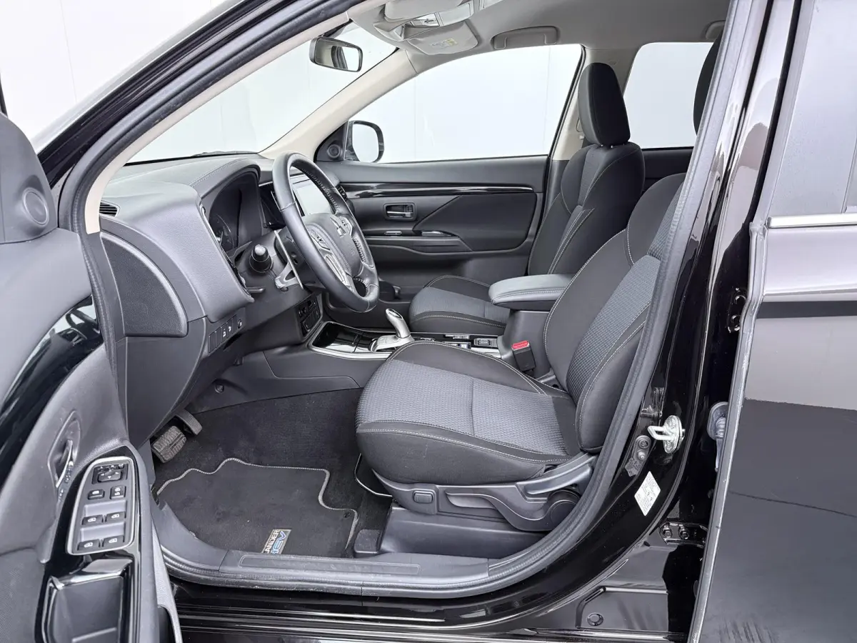 2.4 PHEV Pure | Parkeercamera | Apple Carplay/Android Auto | Stoelverw. |