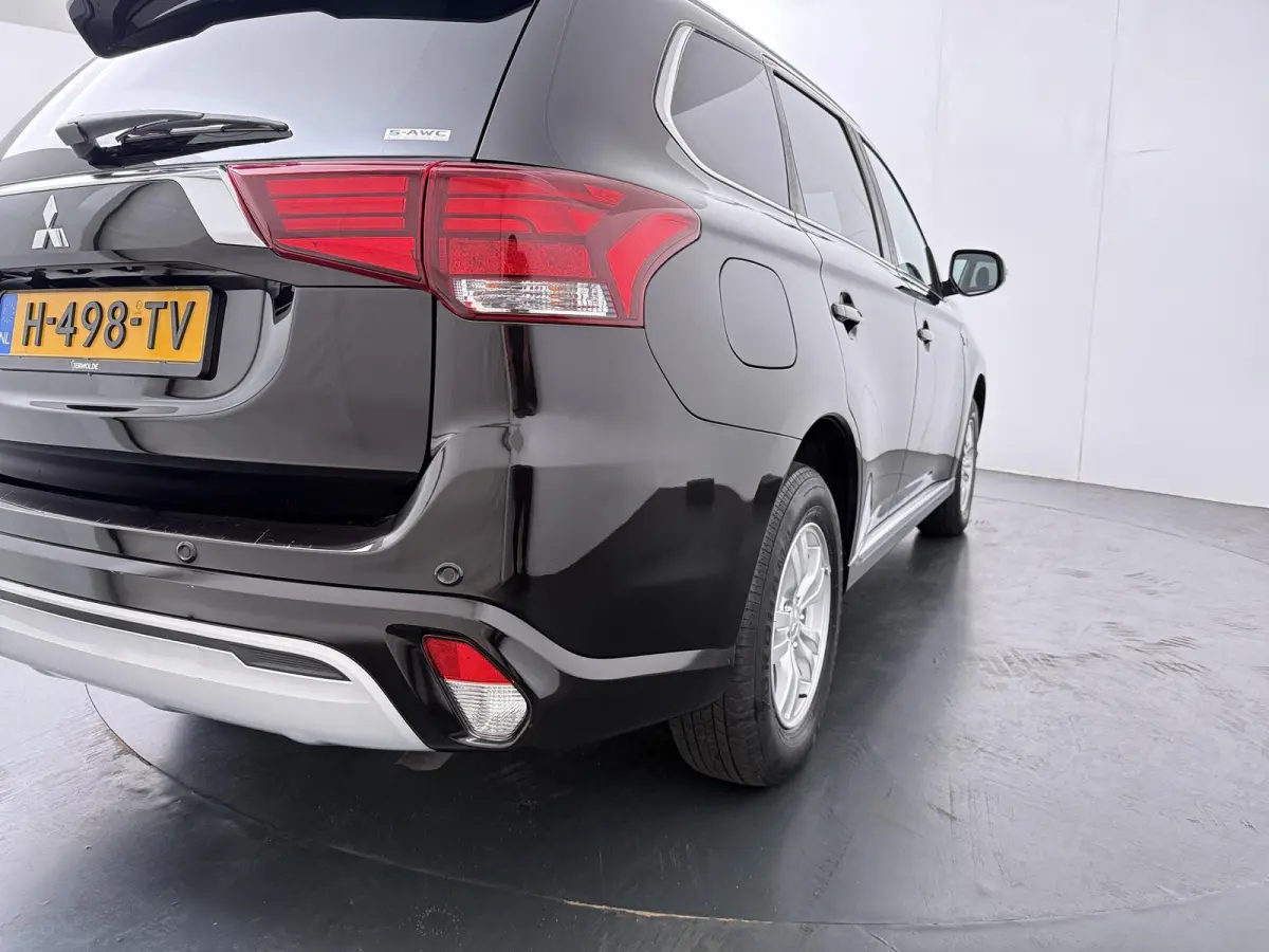 2.4 PHEV Pure | Parkeercamera | Apple Carplay/Android Auto | Stoelverw. |
