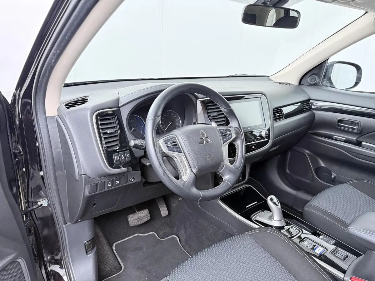2.4 PHEV Pure | Parkeercamera | Apple Carplay/Android Auto | Stoelverw. |