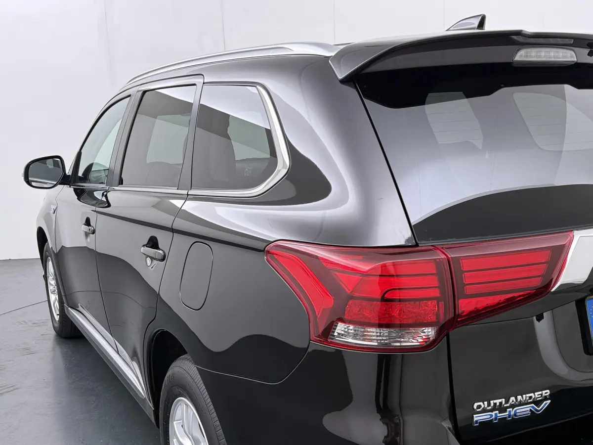 2.4 PHEV Pure | Parkeercamera | Apple Carplay/Android Auto | Stoelverw. |