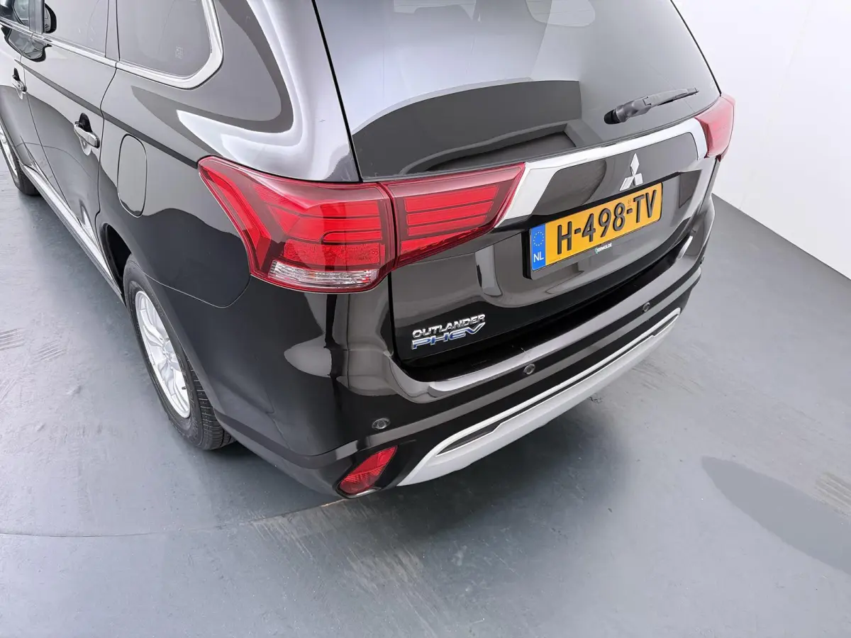 2.4 PHEV Pure | Parkeercamera | Apple Carplay/Android Auto | Stoelverw. |