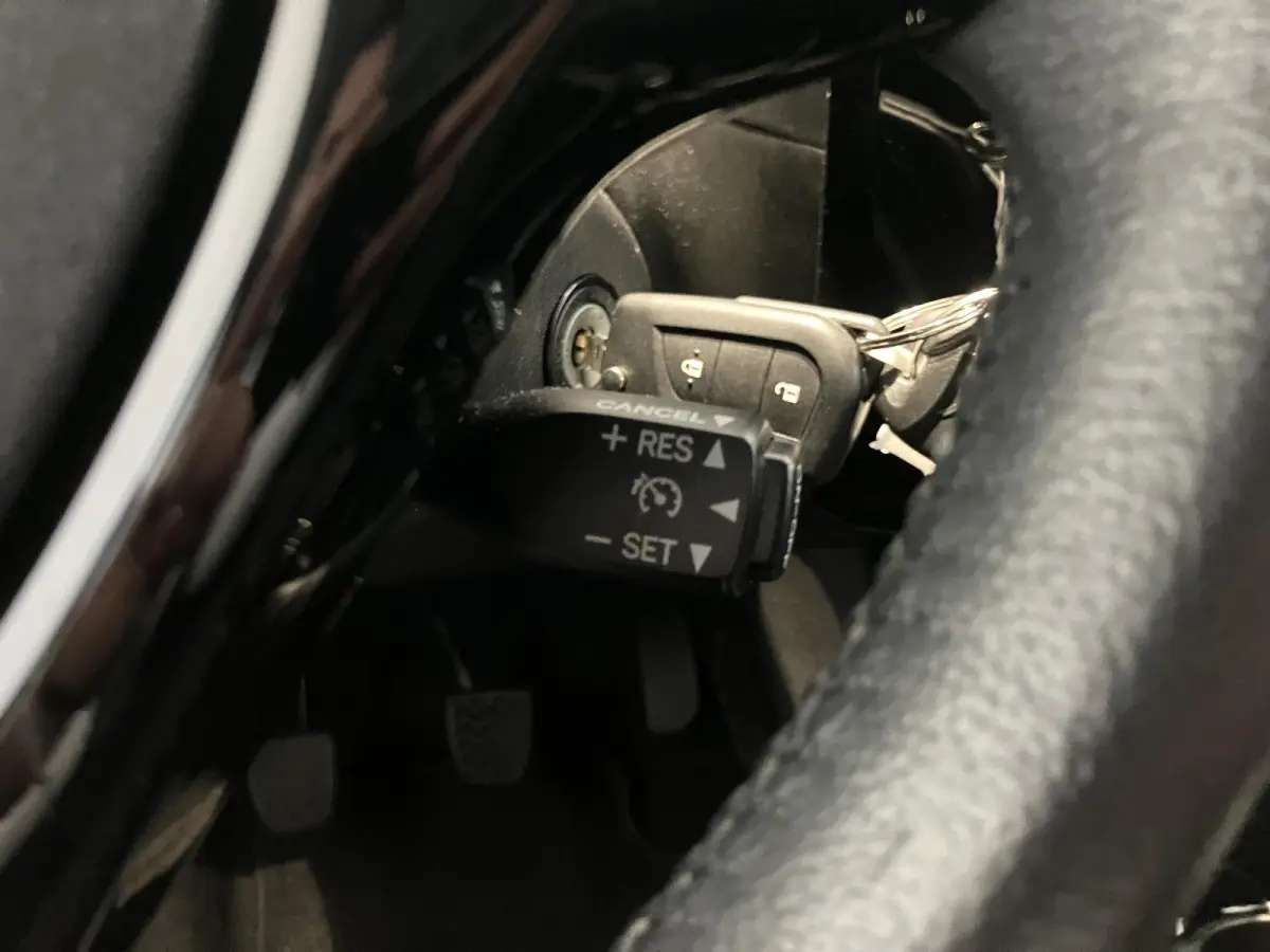 1.0 VTi Airscape Shine l Navi l Apple carplay & Android auto l Camera l Pano l