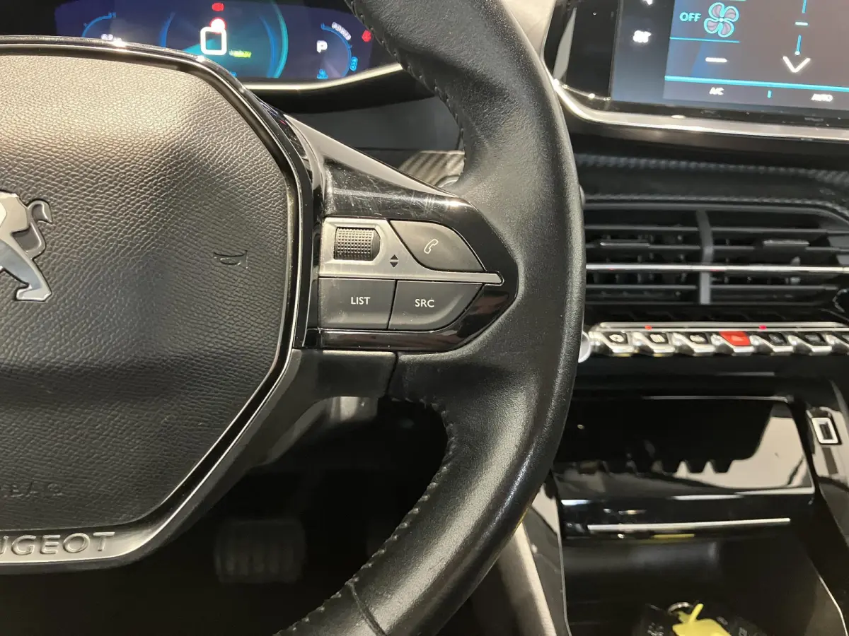 EV Allure 50 kWh l Camera l Apple carplay & Android auto l Keyless l SOH 94.3%