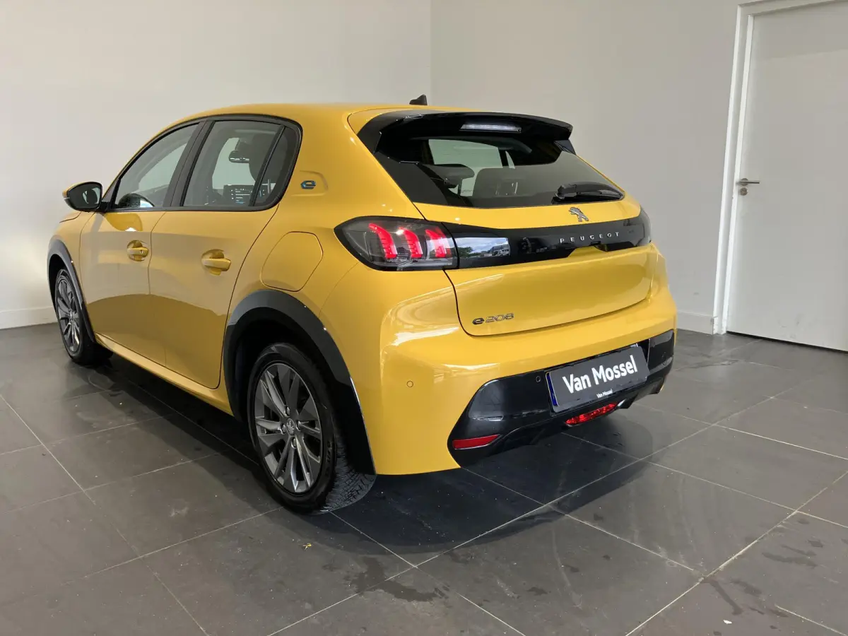 EV Allure 50 kWh l Camera l Apple carplay & Android auto l Keyless l SOH 94.3%