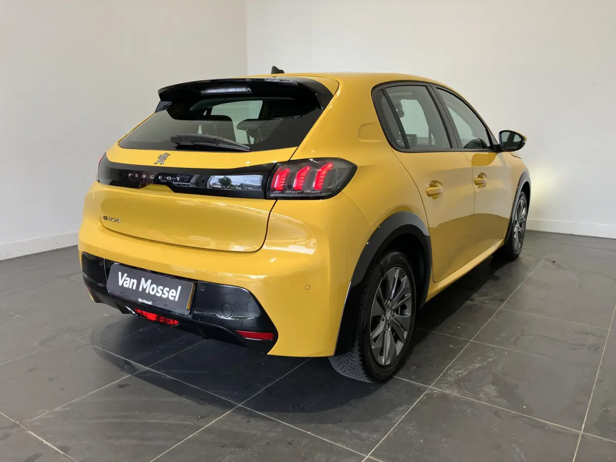 EV Allure 50 kWh l Camera l Apple carplay & Android auto l Keyless l SOH 94.3%