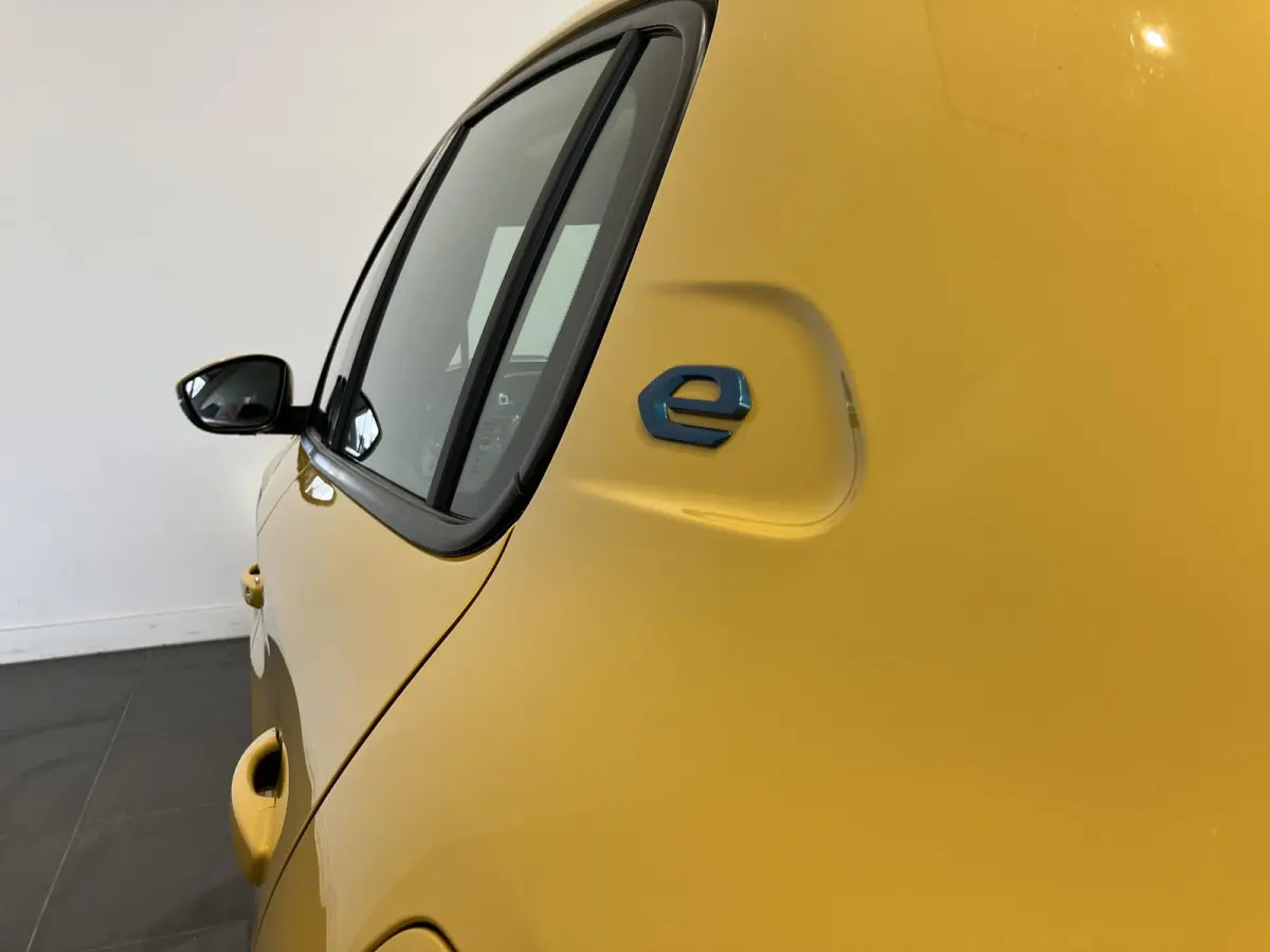 EV Allure 50 kWh l Camera l Apple carplay & Android auto l Keyless l SOH 94.3%