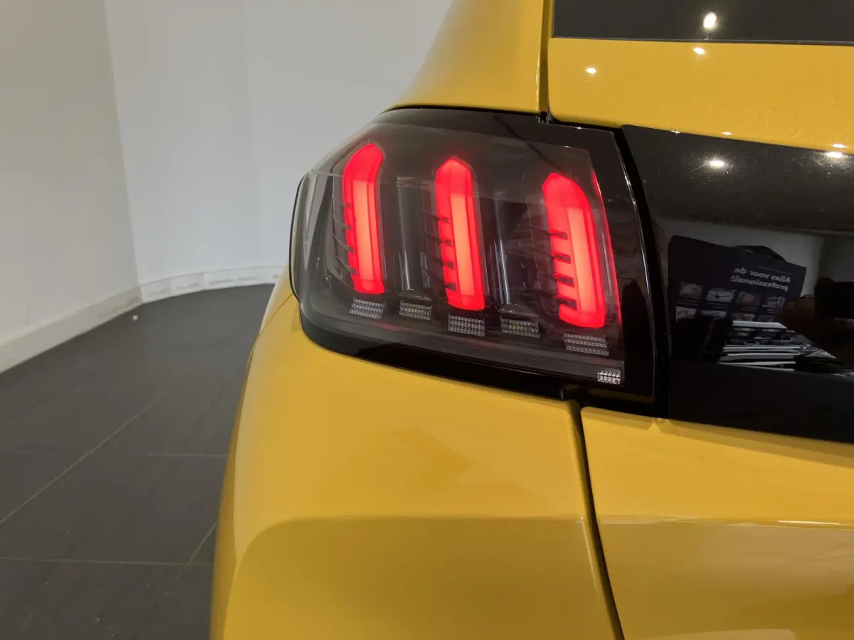 EV Allure 50 kWh l Camera l Apple carplay & Android auto l Keyless l SOH 94.3%