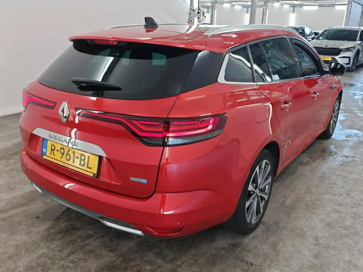 Estate 1.6 PHEV 160 R.S. Line 1e Eigenaar | Volledig Onderh | Pano | BTW | NL-Auto | Camera | 2 Kabels | Sfeer | Navi | Led | DAB | PDC