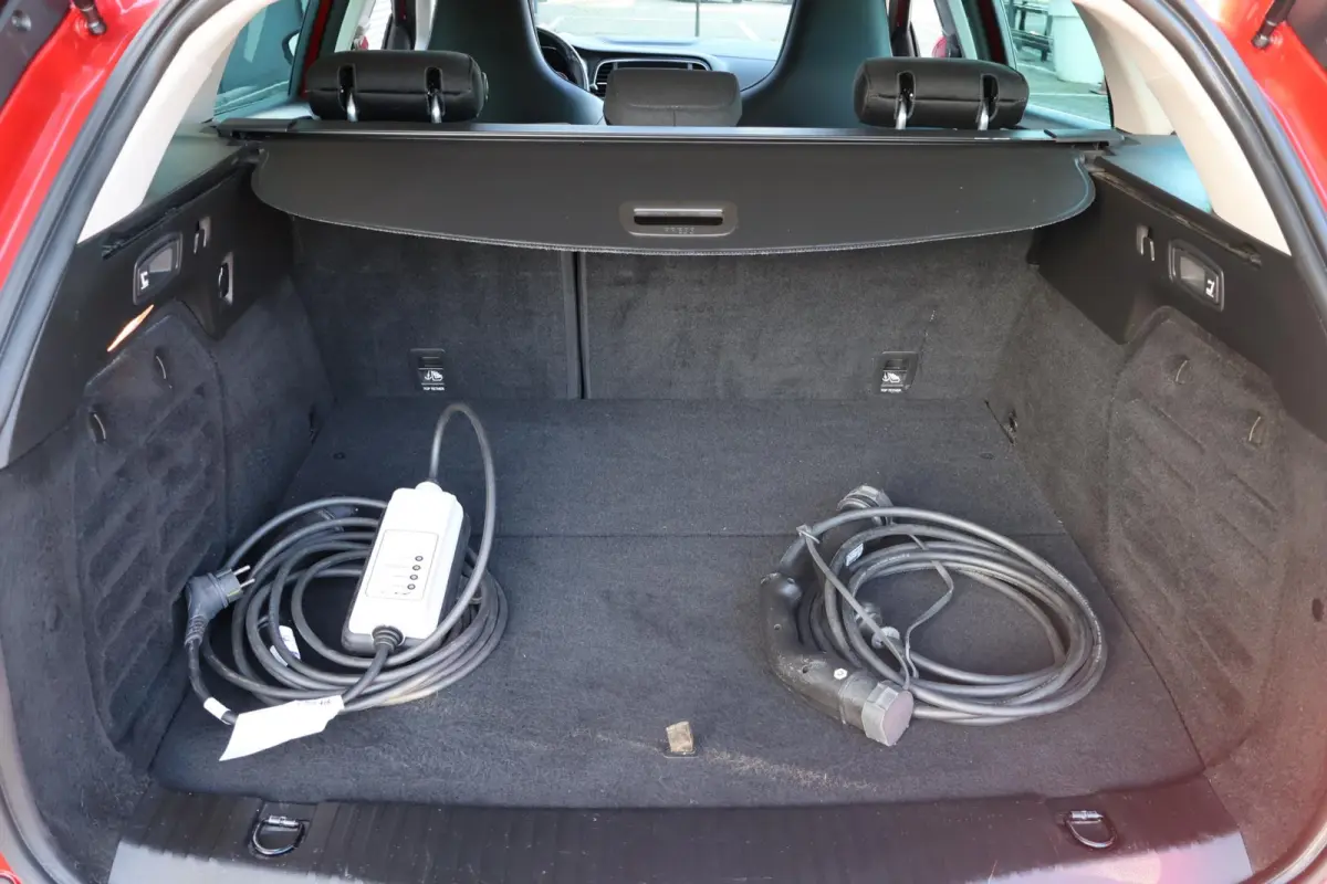 Estate 1.6 PHEV 160 R.S. Line 1e Eigenaar | Dealer Onderh | Pano | Sfeer | HUD | BTW | NL-Auto | Camera | 2 Kabels | Carplay | Navi | Led | DAB | Keyless | PDC