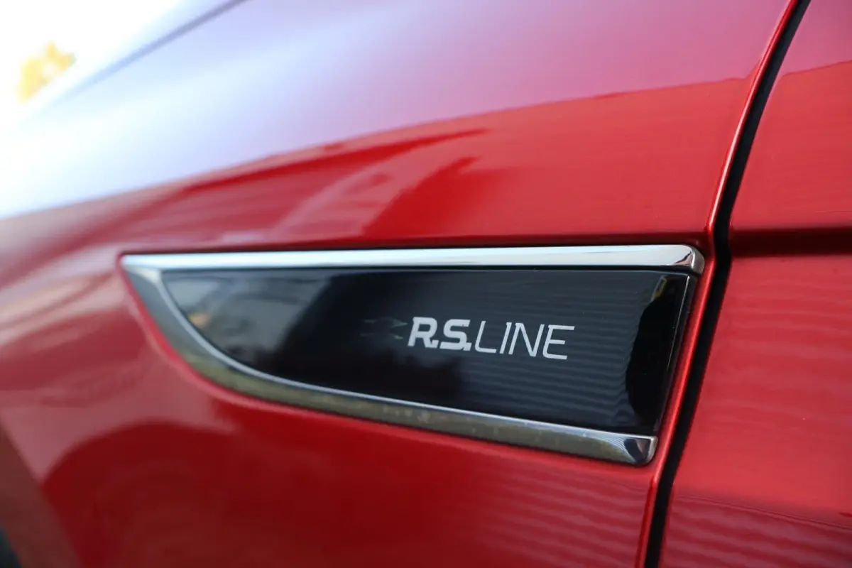 Estate 1.6 PHEV 160 R.S. Line 1e Eigenaar | Dealer Onderh | Pano | Sfeer | HUD | BTW | NL-Auto | Camera | 2 Kabels | Carplay | Navi | Led | DAB | Keyless | PDC