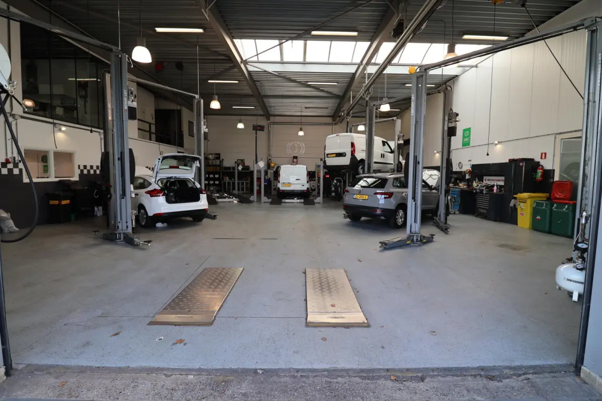 Estate 1.6 PHEV 160 R.S. Line 1e Eigenaar | Volledig Onderh | Pano | BTW | NL-Auto | Camera | 2 Kabels | Sfeer | Navi | Led | DAB | PDC