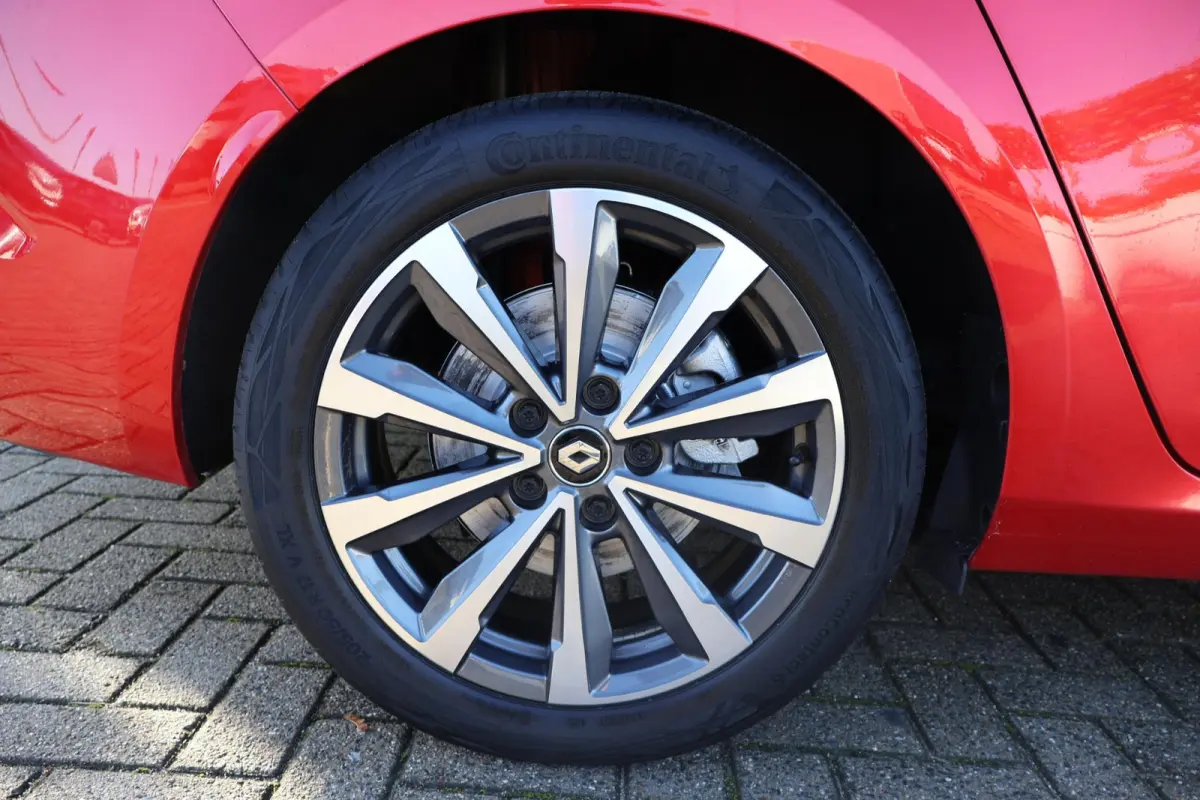 Estate 1.6 PHEV 160 R.S. Line 1e Eigenaar | Dealer Onderh | Pano | Sfeer | HUD | BTW | NL-Auto | Camera | 2 Kabels | Carplay | Navi | Led | DAB | Keyless | PDC