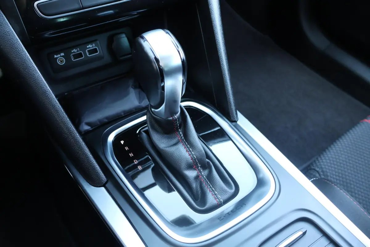 Estate 1.6 PHEV 160 R.S. Line 1e Eigenaar | Dealer Onderh | Pano | Sfeer | HUD | BTW | NL-Auto | Camera | 2 Kabels | Carplay | Navi | Led | DAB | Keyless | PDC