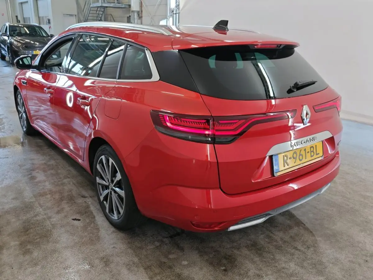 Estate 1.6 PHEV 160 R.S. Line 1e Eigenaar | Volledig Onderh | Pano | BTW | NL-Auto | Camera | 2 Kabels | Sfeer | Navi | Led | DAB | PDC