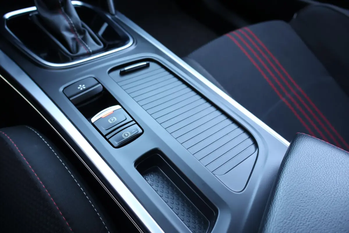 Estate 1.6 PHEV 160 R.S. Line 1e Eigenaar | Dealer Onderh | Pano | Sfeer | HUD | BTW | NL-Auto | Camera | 2 Kabels | Carplay | Navi | Led | DAB | Keyless | PDC