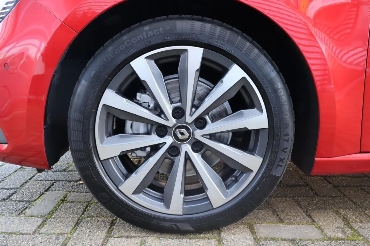 Estate 1.6 PHEV 160 R.S. Line 1e Eigenaar | Dealer Onderh | Pano | Sfeer | HUD | BTW | NL-Auto | Camera | 2 Kabels | Carplay | Navi | Led | DAB | Keyless | PDC