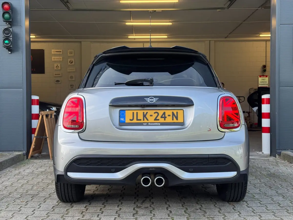 2.0 Cooper S Classic / LAGE KM-STAND ! / CAMERA / KEYLESS / CARPLAY / CLIMATE / SFEER / STOEL+STUUR VERW. / DAB+ !