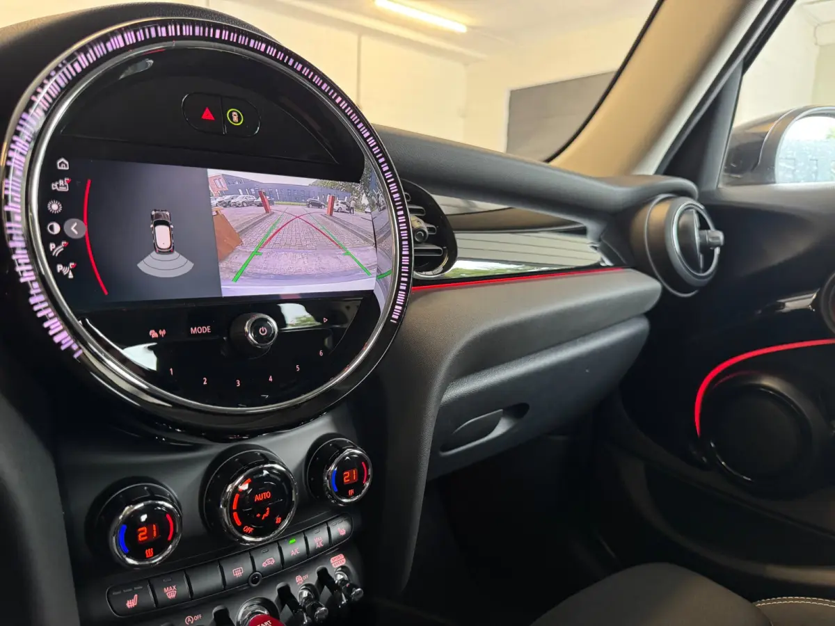 2.0 Cooper S Classic / LAGE KM-STAND ! / CAMERA / KEYLESS / CARPLAY / CLIMATE / SFEER / STOEL+STUUR VERW. / DAB+ !