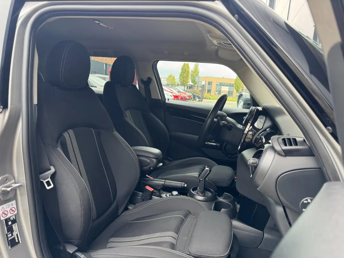 2.0 Cooper S Classic / LAGE KM-STAND ! / CAMERA / KEYLESS / CARPLAY / CLIMATE / SFEER / STOEL+STUUR VERW. / DAB+ !