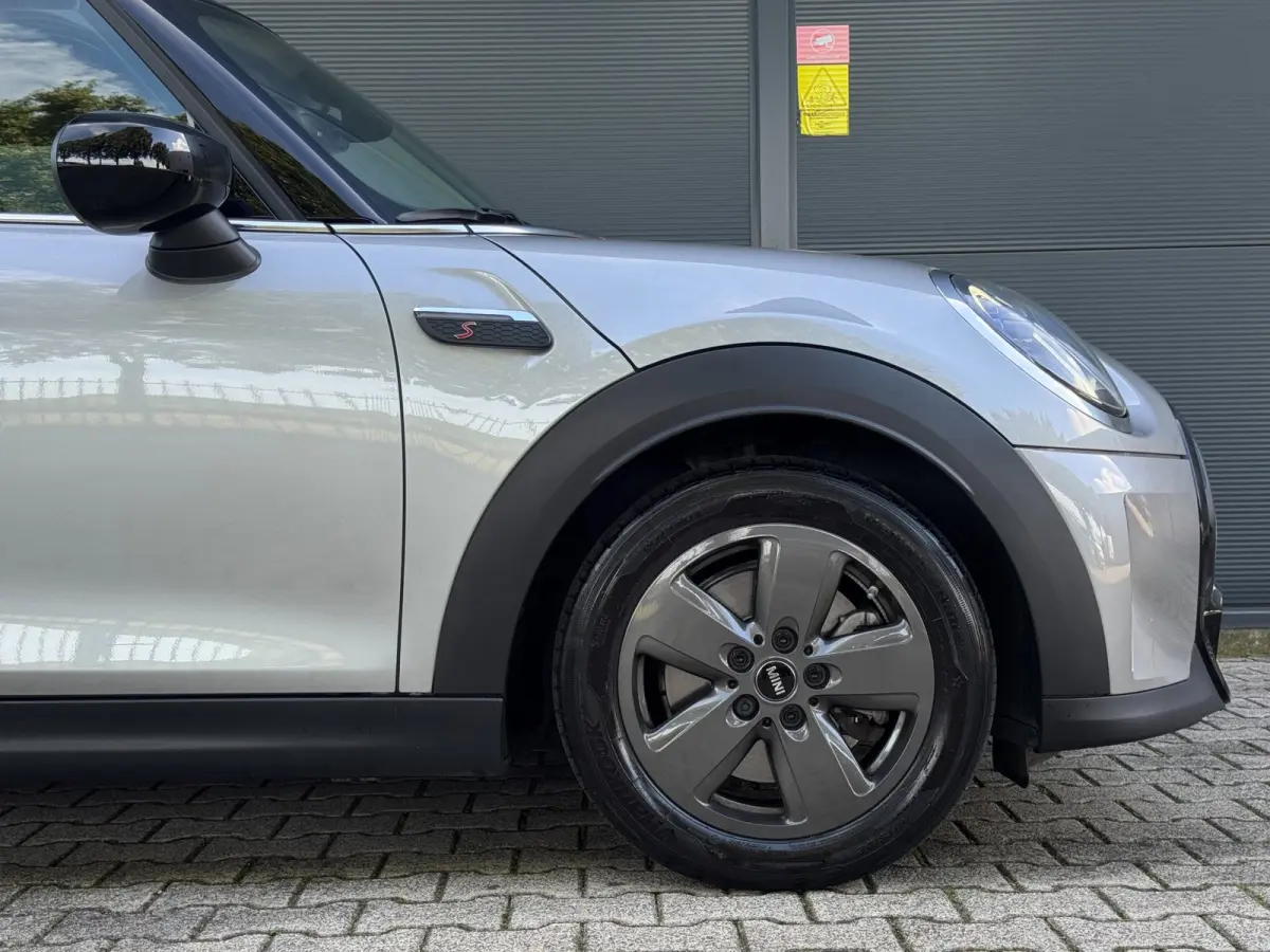 2.0 Cooper S Classic / LAGE KM-STAND ! / CAMERA / KEYLESS / CARPLAY / CLIMATE / SFEER / STOEL+STUUR VERW. / DAB+ !