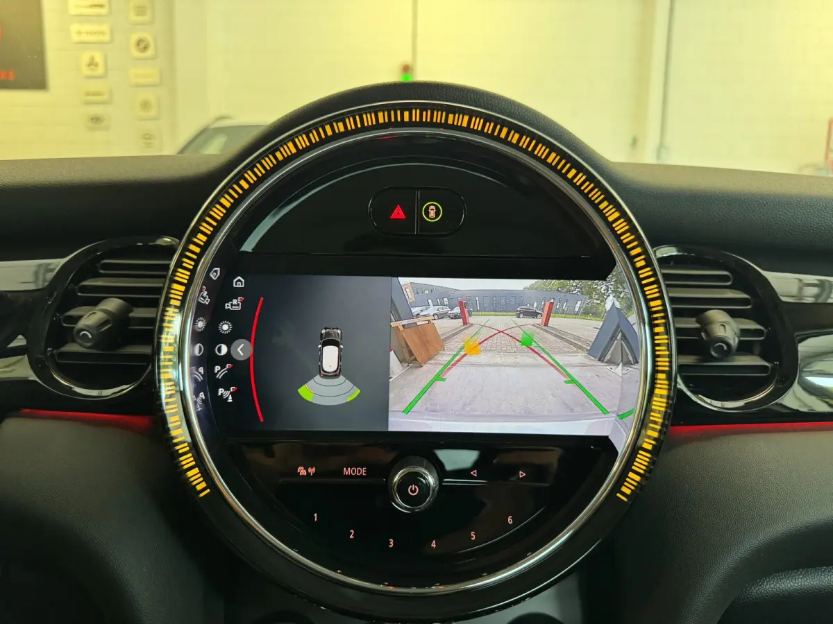 2.0 Cooper S Classic / LAGE KM-STAND ! / CAMERA / KEYLESS / CARPLAY / CLIMATE / SFEER / STOEL+STUUR VERW. / DAB+ !