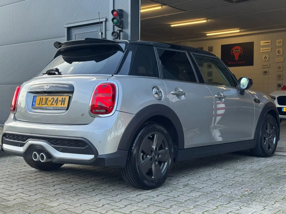 2.0 Cooper S Classic / LAGE KM-STAND ! / CAMERA / KEYLESS / CARPLAY / CLIMATE / SFEER / STOEL+STUUR VERW. / DAB+ !