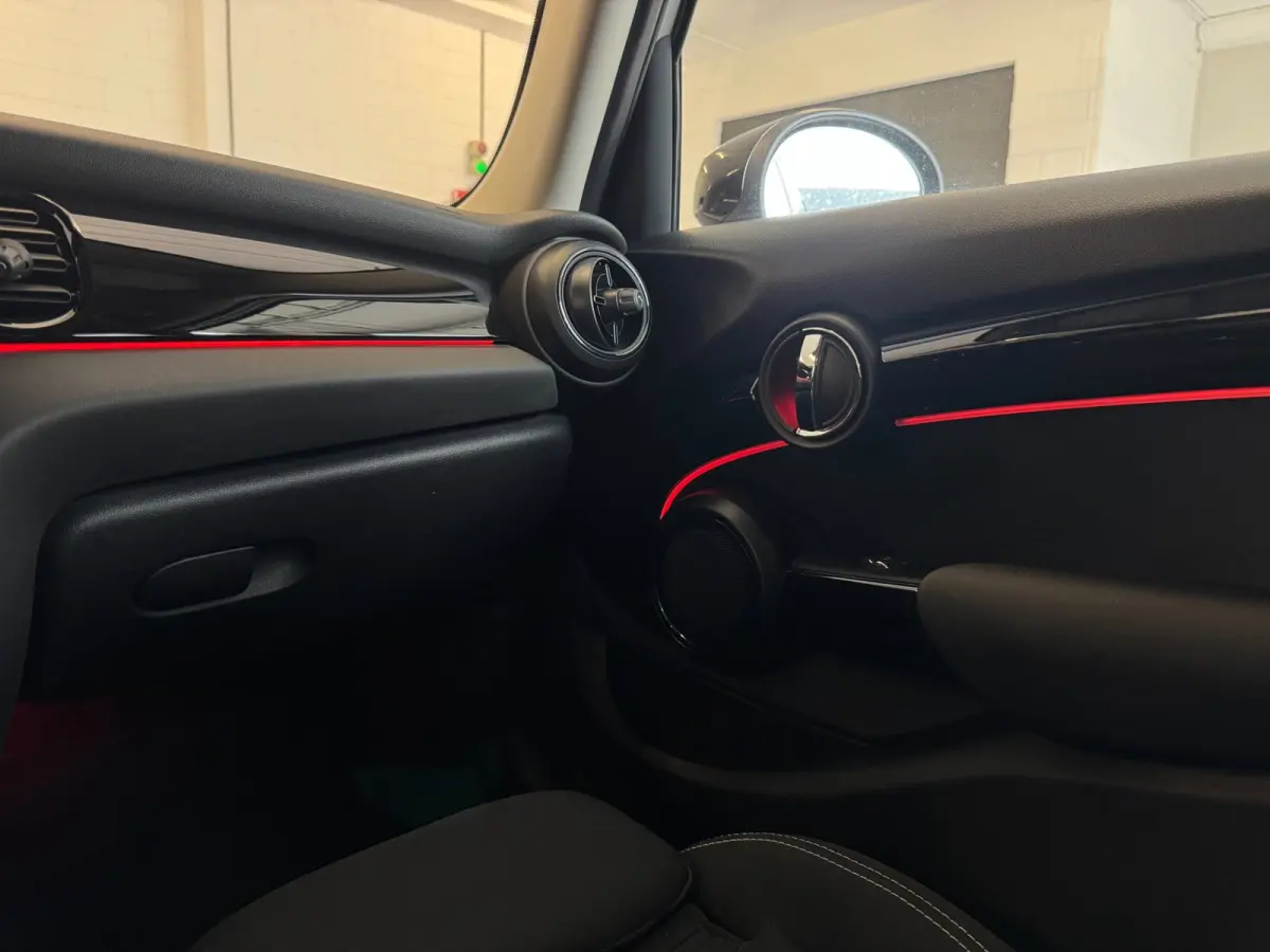 2.0 Cooper S Classic / LAGE KM-STAND ! / CAMERA / KEYLESS / CARPLAY / CLIMATE / SFEER / STOEL+STUUR VERW. / DAB+ !