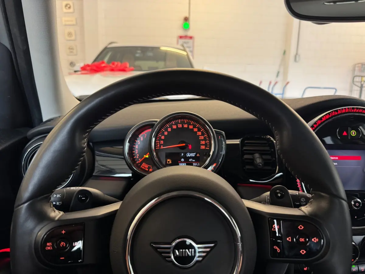 2.0 Cooper S Classic / LAGE KM-STAND ! / CAMERA / KEYLESS / CARPLAY / CLIMATE / SFEER / STOEL+STUUR VERW. / DAB+ !