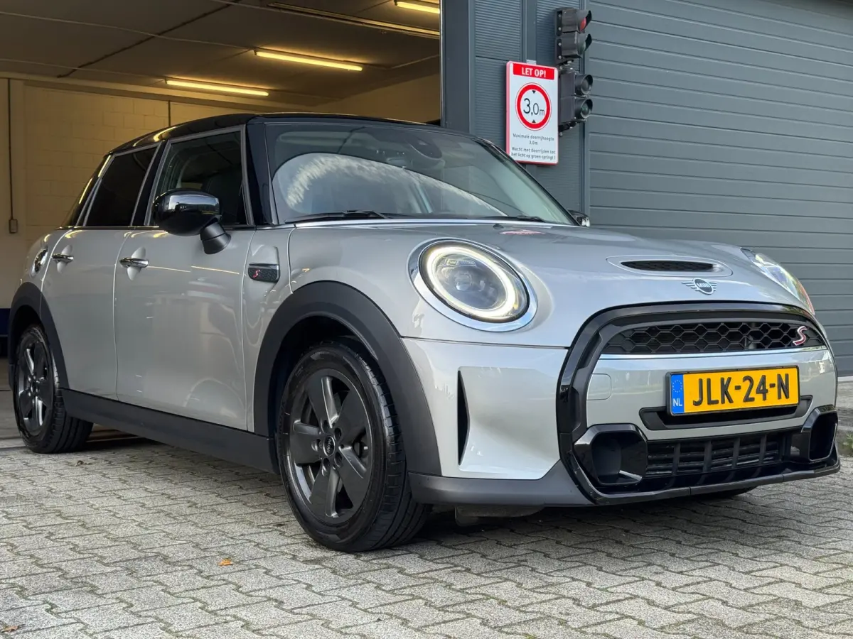 2.0 Cooper S Classic / LAGE KM-STAND ! / CAMERA / KEYLESS / CARPLAY / CLIMATE / SFEER / STOEL+STUUR VERW. / DAB+ !