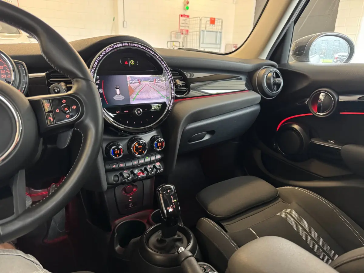 2.0 Cooper S Classic / LAGE KM-STAND ! / CAMERA / KEYLESS / CARPLAY / CLIMATE / SFEER / STOEL+STUUR VERW. / DAB+ !