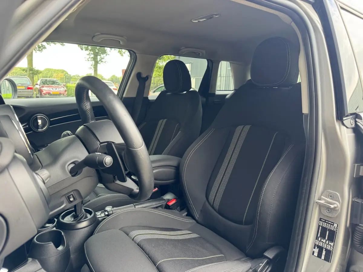 2.0 Cooper S Classic / LAGE KM-STAND ! / CAMERA / KEYLESS / CARPLAY / CLIMATE / SFEER / STOEL+STUUR VERW. / DAB+ !