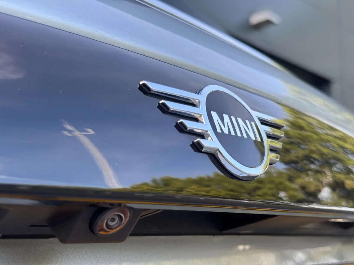 2.0 Cooper S Classic / LAGE KM-STAND ! / CAMERA / KEYLESS / CARPLAY / CLIMATE / SFEER / STOEL+STUUR VERW. / DAB+ !