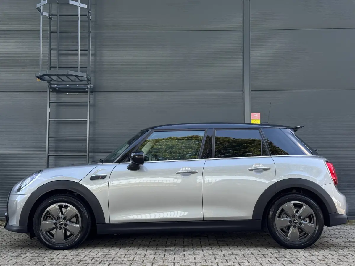 2.0 Cooper S Classic / LAGE KM-STAND ! / CAMERA / KEYLESS / CARPLAY / CLIMATE / SFEER / STOEL+STUUR VERW. / DAB+ !