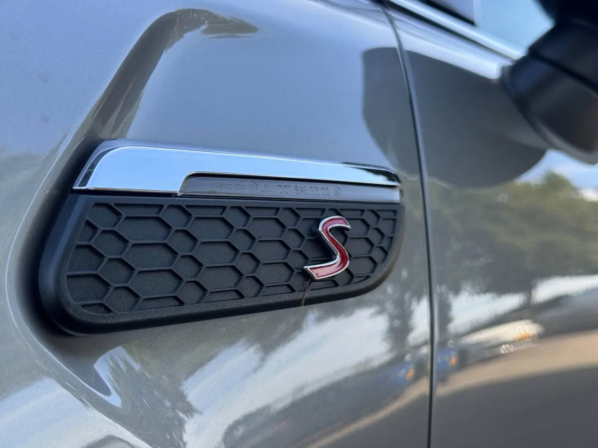 2.0 Cooper S Classic / LAGE KM-STAND ! / CAMERA / KEYLESS / CARPLAY / CLIMATE / SFEER / STOEL+STUUR VERW. / DAB+ !