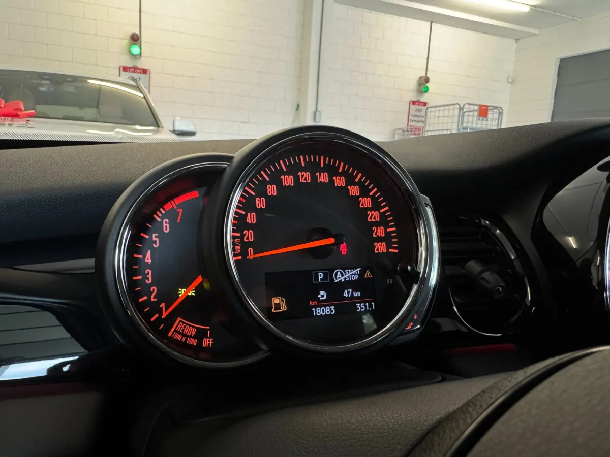 2.0 Cooper S Classic / LAGE KM-STAND ! / CAMERA / KEYLESS / CARPLAY / CLIMATE / SFEER / STOEL+STUUR VERW. / DAB+ !