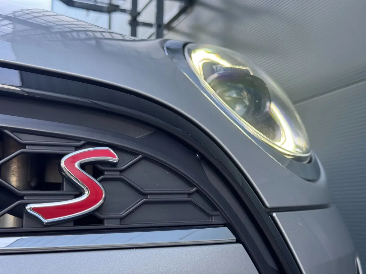 2.0 Cooper S Classic / LAGE KM-STAND ! / CAMERA / KEYLESS / CARPLAY / CLIMATE / SFEER / STOEL+STUUR VERW. / DAB+ !