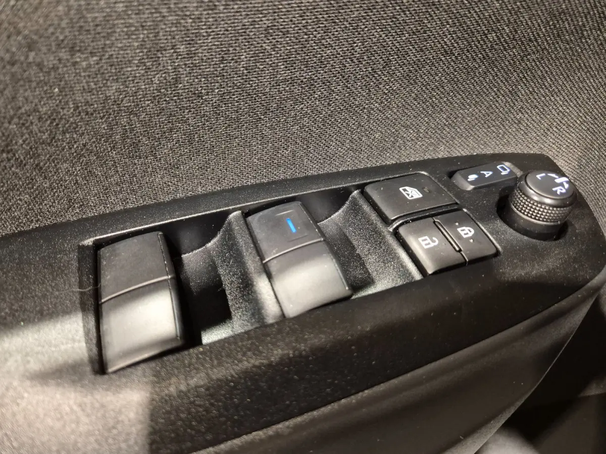 1.5 Hybrid Executive Bi-Tone - Navigatie - Camera - Cruise - Stoelverwarming - Rijklaar
