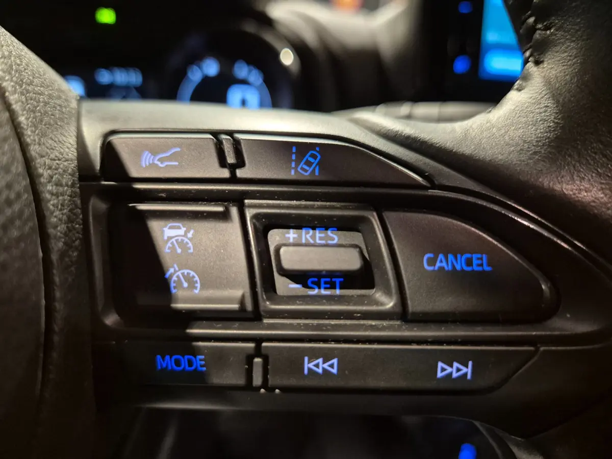 1.5 Hybrid Executive Bi-Tone - Navigatie - Camera - Cruise - Stoelverwarming - Rijklaar